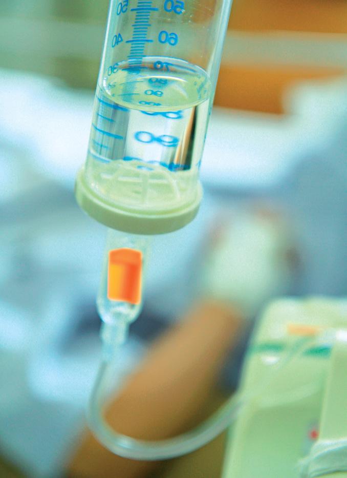 43 biegu choroby nowotworowej sprawia, że wymaga on leczenia prowadzonego przez zespół wielodyscyplinarny złożony z lekarza, pielęgniarki, psychologa, fizjoterapeuty, dietetyka a czasem też