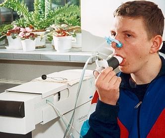 Ponadto wykonywane są swoiste próby prowokacyjne z alergenami z zastosowaniem metod służących ich obiektywizacji (badania składu morfologicznego i biochemicznego popłuczyn nosowych (met.