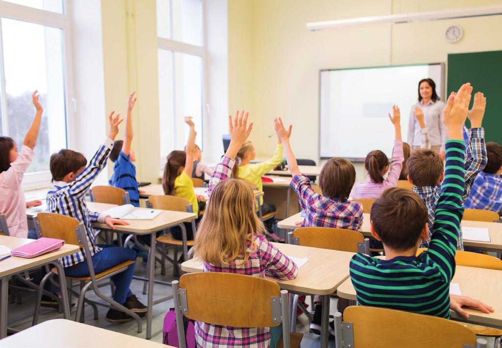 Studia podyplomowe dla przewodniczących zespołów przedmiotowych PROGRAM STUDIÓW Studia składają się z czterech wątków tematycznych: przywództwo edukacyjne, kompetencje kluczowe w procesie edukacji,