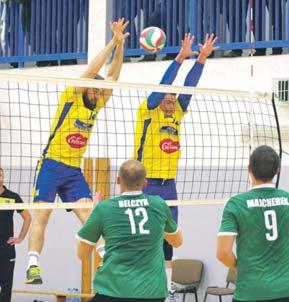 8 sport Trzecia przegrana AZS-u, 23 bramki Jakuba Poloka piłka ręczna Dość niespodziewanie bialscy akademicy przegrali w Wieluniu 34:35.