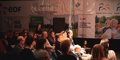Wyróżnienia otrzymują: zespół Teatru Joanna Grabowiecka z Warszawy za spektakl Migotliwa Przestrzeń, Monika Adamiec