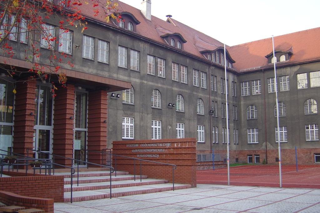 II Liceum Ogólnokształcące im. Marii Konopnickiej ul.głowackiego 6, 40-052 Katowice +48 32 251 73 34 Fax: +48 32 251 22 55 biuro@nasza-szkola.