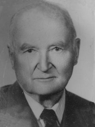 Od 1949 do 1953 roku funkcję Prezesa pełnił Mieczysław Nitka. Mieczysław Nitka /arch. KKSL w Krośnie/ Mgr Mieczysław Nitka- prawnik, był Radcą Prawnym Kopalnictwa Naftowego w Krośnie.