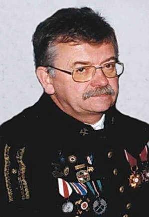 mgr Marian Marcinkowski /public relations PGNiG O/Sanok/ Wielkie zasługi w pracach społecznych i finansowaniu działalności Aeroklubu Podkarpackiego mają Ryszard Orliński b.