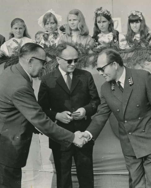 Od lewej Stanisław Ryba, Edward Woźniak, Ryszard Orliński /ze zbiorów autora/ Kadra kierownicza Aeroklubu.