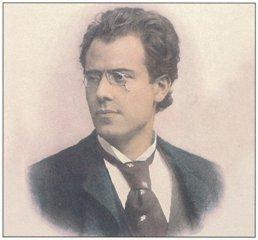 Vigado Concert Music Hall, Budapest Jak to Mahler czynił zwykle z późniejszymi dziełami tak i z tym poematem Mahler podczas prób i wykonań zmieniał go. Tytuł wziął od noweli Jeana Paula Tytan.