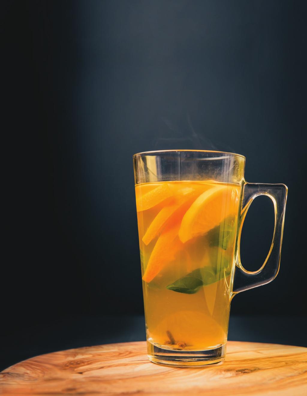 NAPOJE nowość herbata rozgrzewająca z miodem pitnym, pomarańczą, cytryną, 9 goździkami i świeżymi liśćmi mięty Pan Jałowiec klasyczny 7 (napój jałowcowo-chmielowy 330 ml) Pan Jałowiec z żurawiną 7