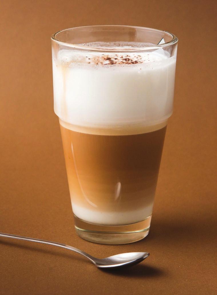 KAWA MOCHA espresso ze spienionym mlekiem, syropem i bitą śmietaną 9