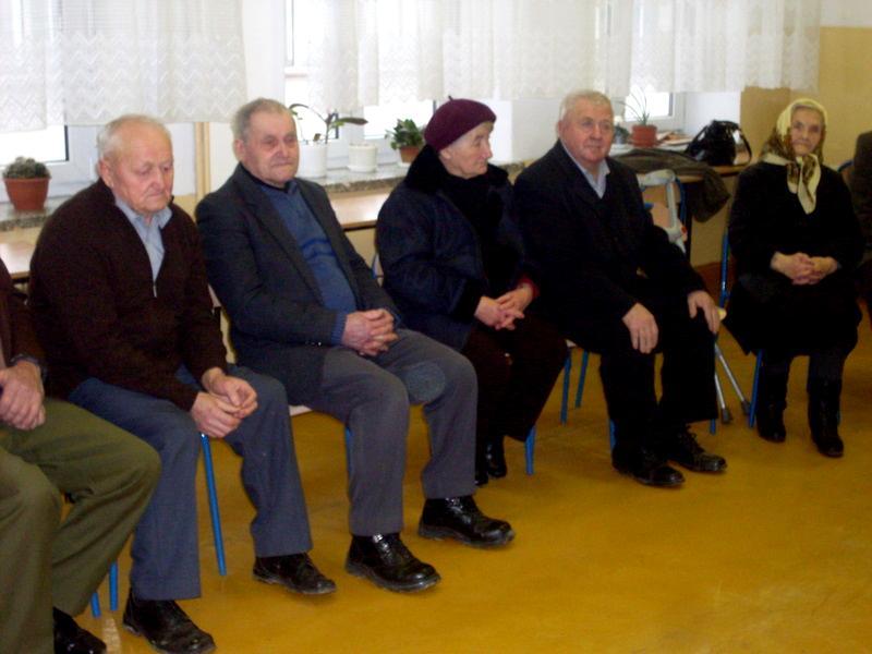 Wysiedleńców umieszczano w obozach przejściowych w Zamościu i Zwierzyńcu,