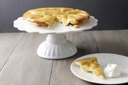 Tarta Tatin mąka - 200 gramów Kostka do pieczenia Kasia - 150 gramów drobny cukier - 125 gramów średnie jajko - 1 sztuka jabłka np.