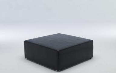 - Stolik koktajlowy: Stoli koktajlowy o ażurowej budowie Materiał: metal Kolor: biały Wymiary (+/- 3 cm ): 40 x 40 x 100H i/ lub 40 x 40 x 120H Ilość: 18 szt.