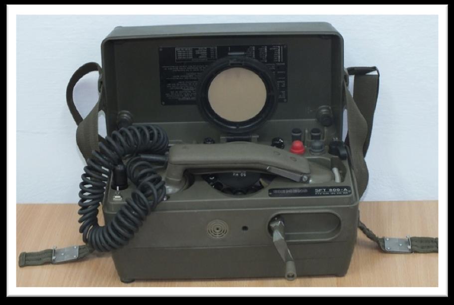 Telefon SFT-800A Kolejnym telefonem będzie francuski telefon polowy AT-75A. Pracuje w systemie MB/CB. Posiada regulację głośności buzzera oraz odbioru.