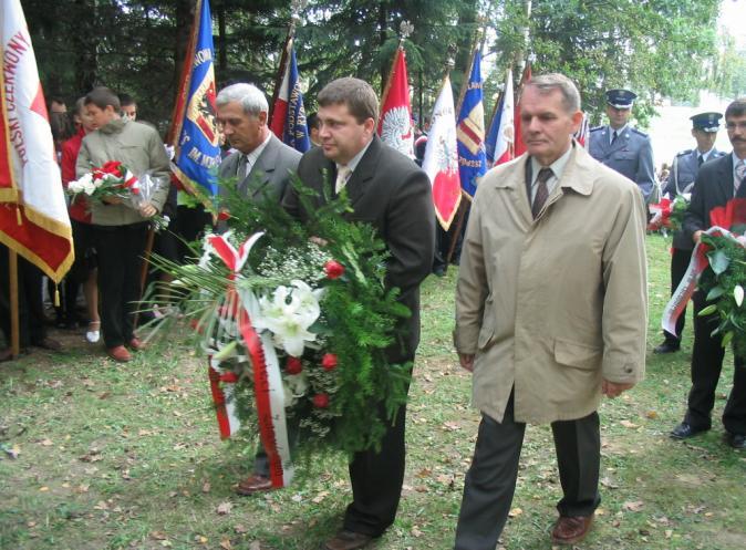 LASEK RUSINOWSKI W dniu 7 października w Lasku Rusinowskim odbyła się doroczna uroczystość poświęcona pamięci