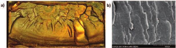 Rys. 5. Widok przełomu próbki R-2: a) powiększenie 1x, b) zdjęcie SEM o powiększeniu 400x. Fig. 5. The view of fracture for sample R-2: a) magnification 1x, b) SEM image at a magnification of 400x.