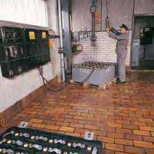 Zaprawy fugowe do okładzin ceramicznych w zastosowaniach 2 Zaprawa na bazie żywicy epoksydowej przy dużym obciążeniu kwasami Sopro FEP Fuga epoksydowa wąska, specjalna Trójskładnikowa,