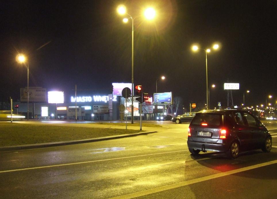 1. Wstęp Wraz z rozwojem technologii diod elektroluminescencyjnych pojawiły się w Polsce