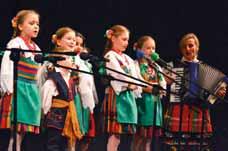 W bogatym repertuarze zespołu znajdują się polskie tańce narodowe oraz tańce ludowe z prawie wszystkich regionów Polski.