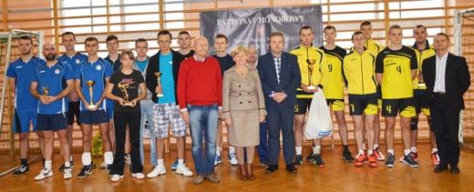 W turnieju wystartowały reprezentacje: Wadowic Górnych, Przebendowa, Wierzchowin, Jam, Zabrnia, Kawęczyna, Izbisk oraz Kosówki. Zwycięzcami zostali reprezentanci Przebendowa.