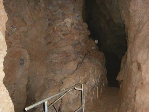 1): Wiesław Chamber, the chamber of Korytarz Południowy (Southern Corridor), second and third room from the side of Szczelina (Fissure) and Korytarz Lewy (Left Corridor).