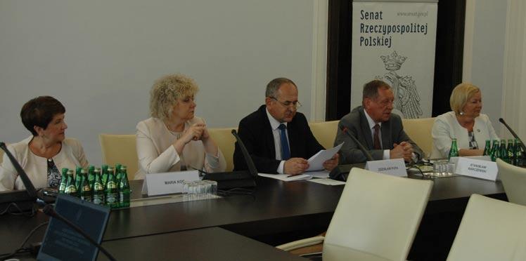 O ŁOWIECTWIE W SENACIE RP Konferencja Gospodarka łowiecka jako element ochrony środowiska przyrodniczego i zrównoważonego rozwoju 30 maja 2017 roku w Sejmie RP z inicjatywy senatora Zdzisława Pupy