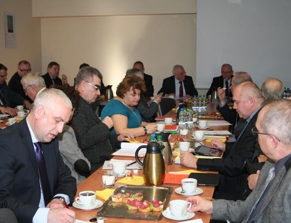O wyrażenie opinii członkowie Komisji Kodyfikacyjnej Prawa Budowlanego zwrócą się m.in. do samorządów zawodowych, Stowarzyszeń Naukowo-Technicznych, uczelni i instytutów.