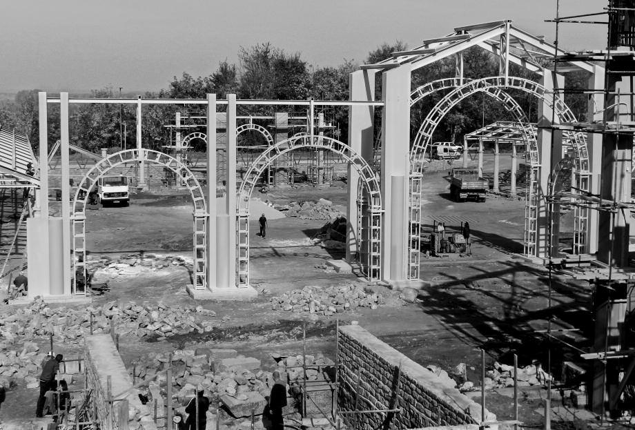 Fig. 3. Novae. The headquarters building during revitalization works in August 2013.