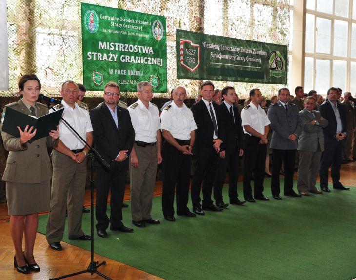 Uroczyste zakończenie Mistrzostw odbyło się w hali sportowej naszego Ośrodka. Wśród zaproszonych gości mury naszej Szkoły zaszczycili swoją obecnością m.in.: kadm.