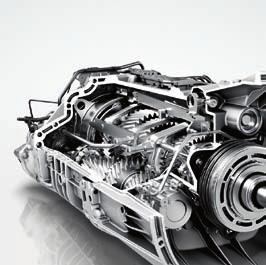Automatycznie lepiej wykorzystuje dostępną moc. Mercedes PowerShift 3. Nowy Arocs jest standardowo wyposażony w zmodernizowany automatyczny system przełączania biegów Mercedes PowerShift 3.