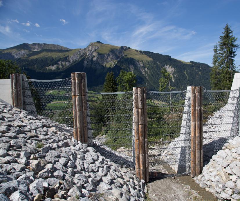 The custom designed debris flow barrier based on Geobrugg's technology