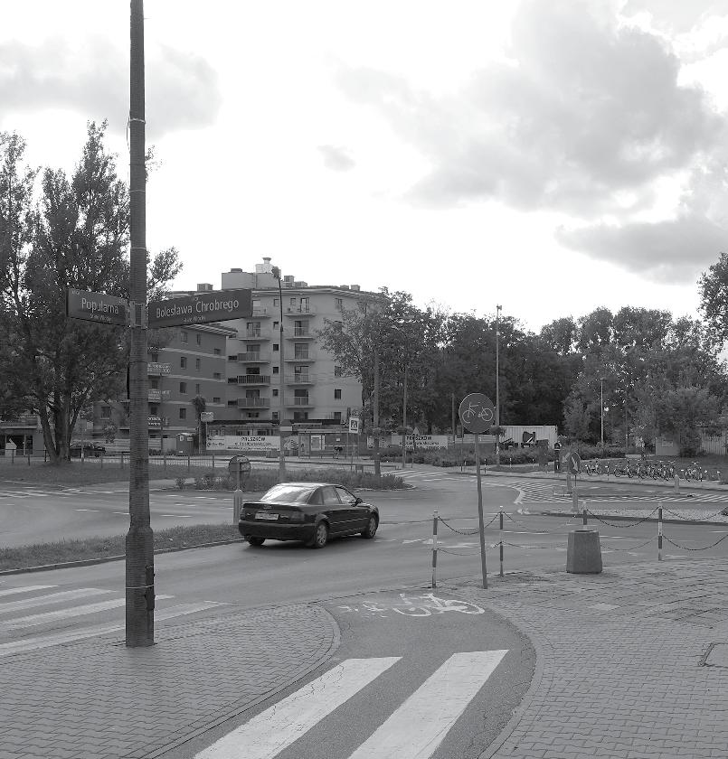 Popularnej i Tynkarskiej (projektowana), a także powiązanie centrum lokalnego z Parkiem Kombatantów i układem ulic w otoczeniu.