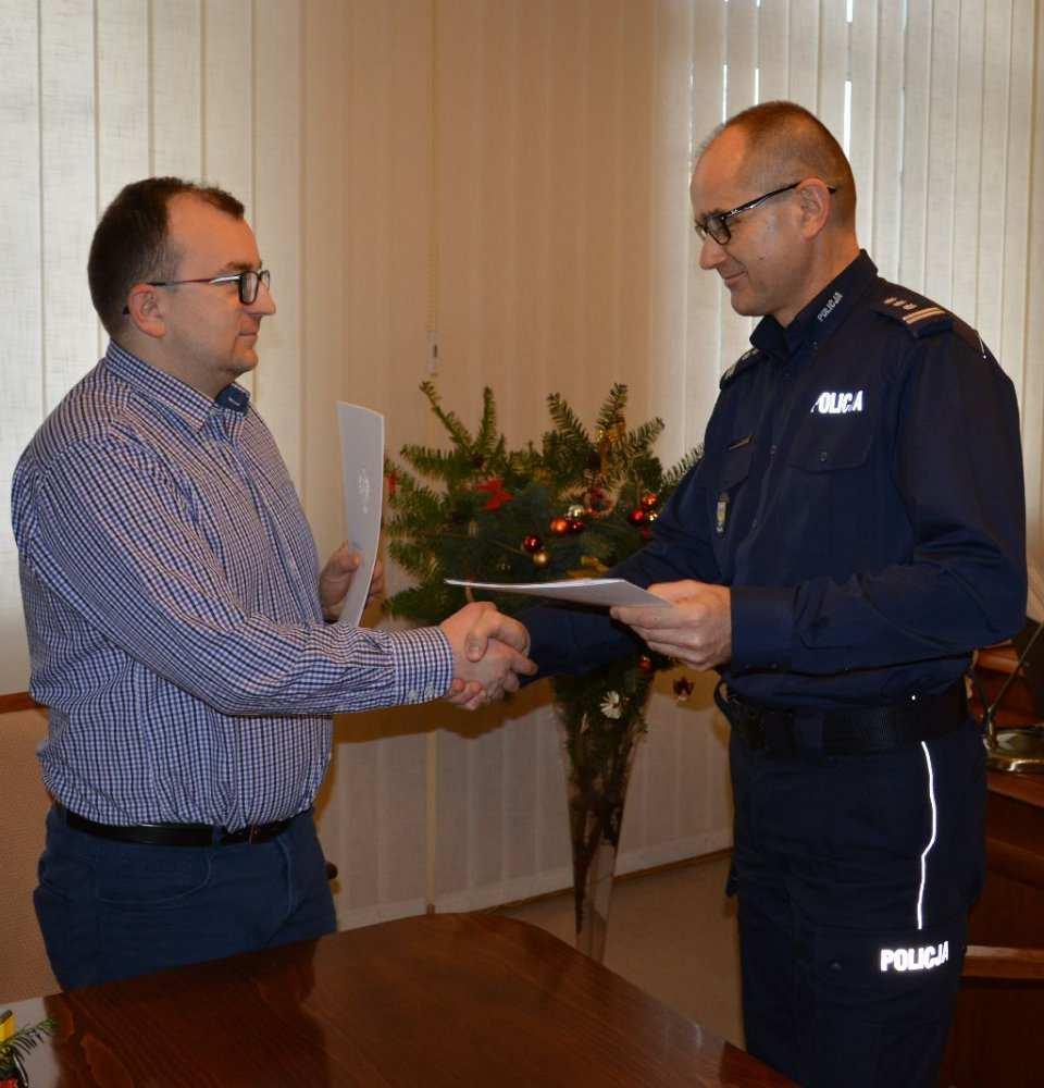 Podpisanie porozumienia z grupą poszukiwawczą Insp. Jarosław Kaleta - Komendant Wojewódzki Policji w Opolu, podpisał porozumienie z Fundacją EMS PL.