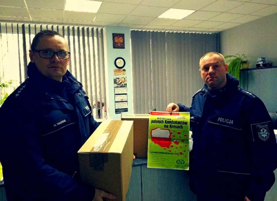 Policjanci z Grodkowa pomagają rodakom na Kresach Policjanci i pracownicy cywilni z Komisariatu Policji w Grodkowie włączyli się w akcję Wesprzyj polskich Kombatantów na Kresach.
