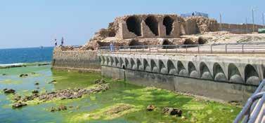 Po drodze przystanek w Cezarei Nadmorskiej mieście krzyżowców z czasów imperium rzymskiego, gdzie znajduje się wiele wykopalisk pozostałości rzymskiego akweduktu, amfiteatr Heroda Wielkiego, który