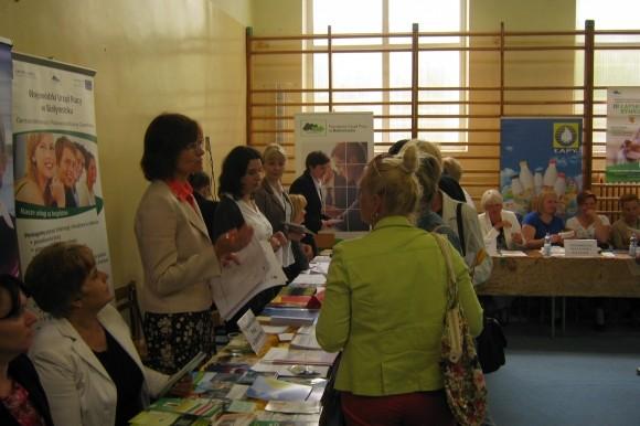 przydatne przy poszukiwaniu pracy za granicą. Mieli także okazję do indywidualnych konsultacji z doradcą EURES. III Łapskie Forum Rynku Pracy W dniu 9 czerwca 2015r.