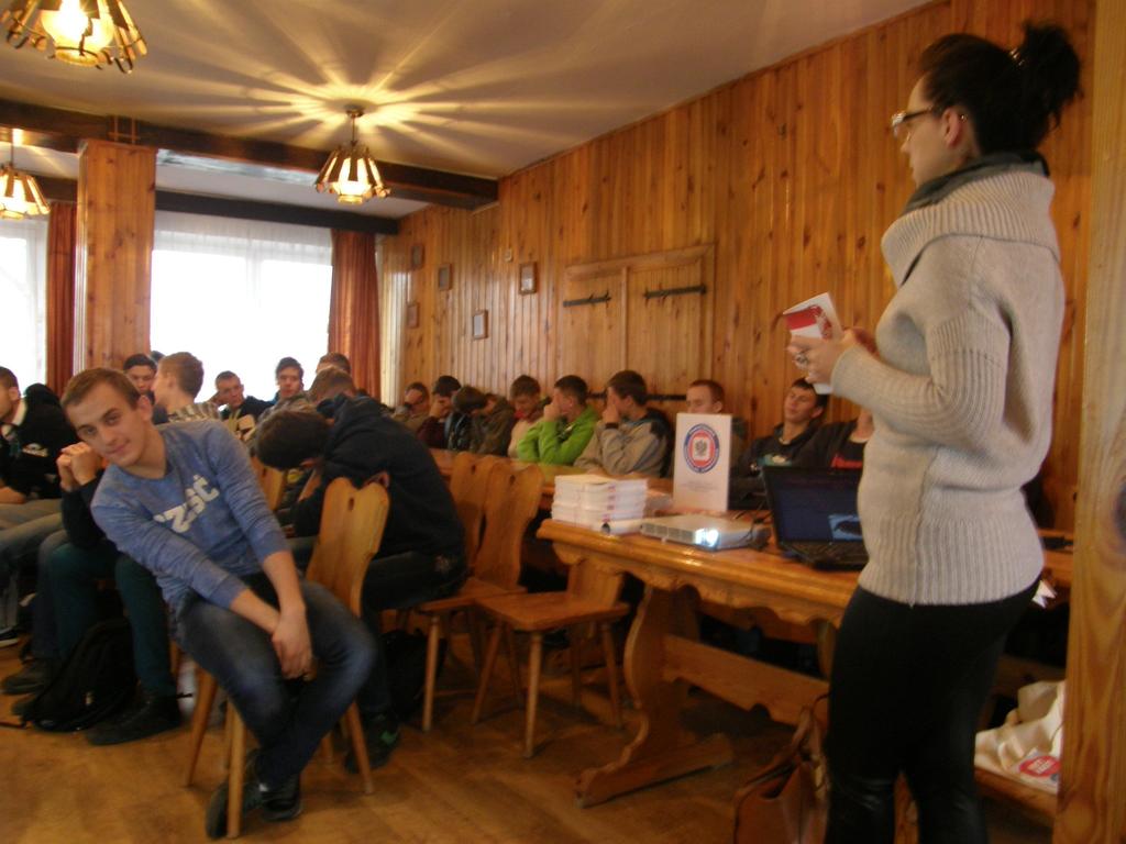 dokonać bezpłatnego pomiaru zawartości CO w organizmie. Stoisko promowało hasło "Bądź zdrowy z wyboru".