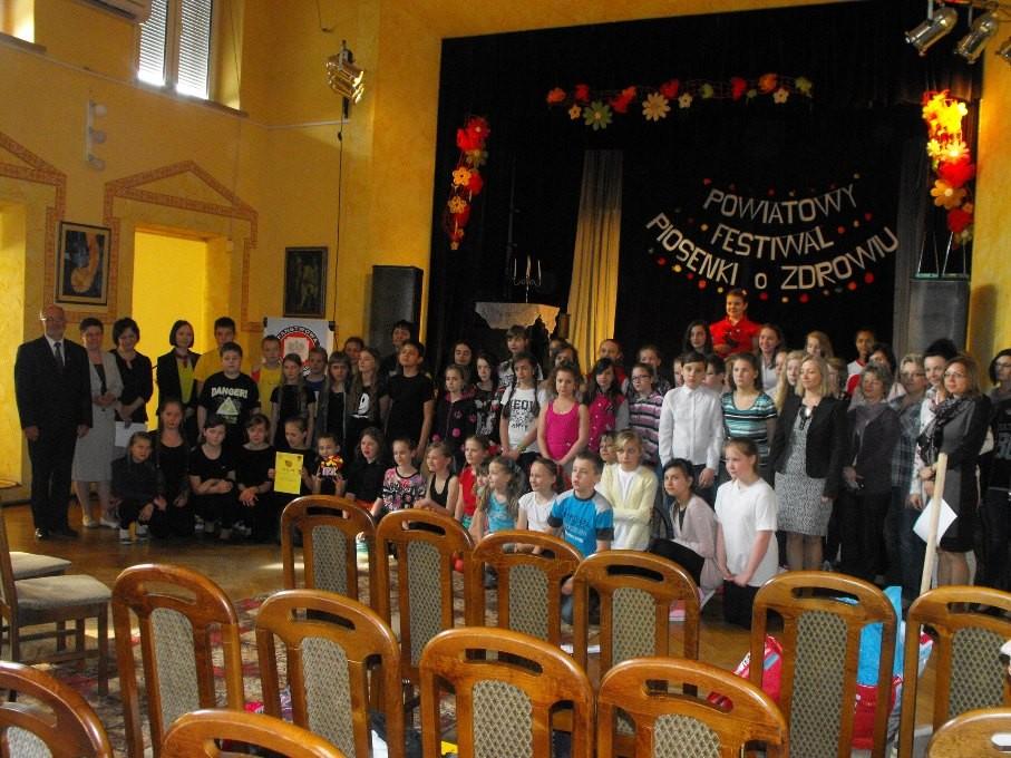 Zdjęcie: IX Powiatowy Festiwal Piosenki o Zdrowiu 2.4 Wypoczynek zimowy Cel: - edukacja zdrowotna Grupa docelowa: - uczestnicy wypoczynku zimowego Ramy czasowe: - styczeń 2014 r.