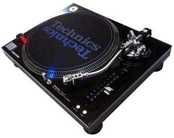 Gramofon analogowy, slipmaty, Moment obrotowy: 1500 g/cm2 (ciągły), Zakres pitch: +/- 8% +/- 16%, Czas start/ stop: 0.7 sek.