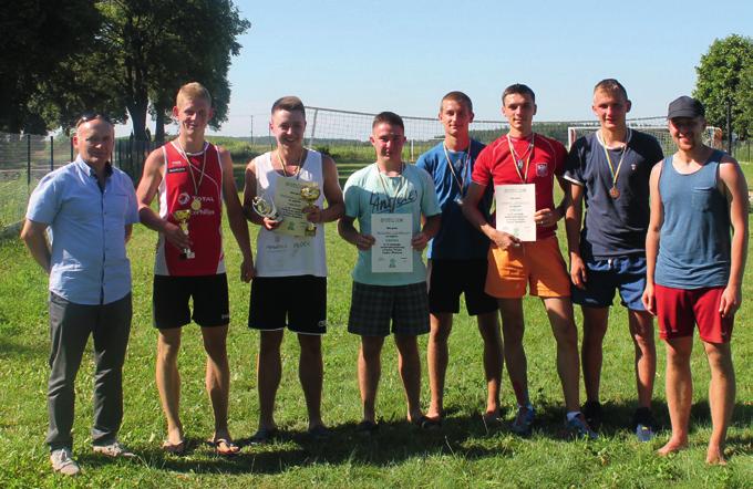12 Sportowo i rekreacyjnie w naszej gminie Nr 3/2017 III turniej Gminy Płośnica w siatkówce plażowej Zawody strzeleckie OSP 30 lipca odbył się III turniej o Puchar Wójta Gminy Płośnica w siatkówce