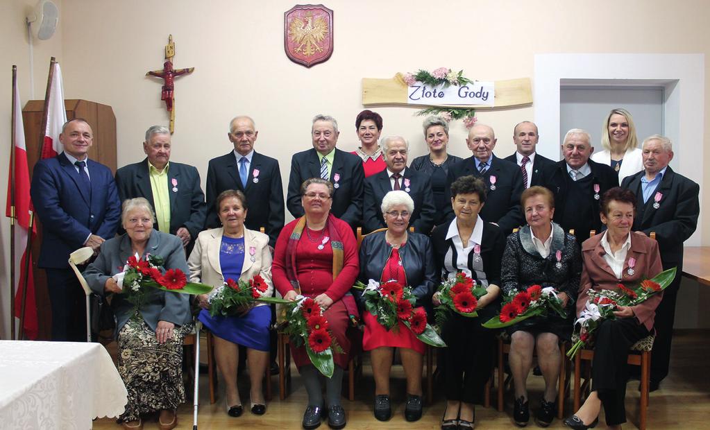 Nr 3/2017 Nasza Gmina 5 Złote Gody w Naszej Gminie W październiku Urzędzie Gminy w Płośnicy odbyła się uroczystość z okazji 50-lecia zawarcia związku małżeńskiego par z terenu gminy.