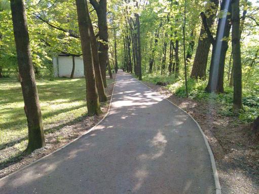 Restauracja Parku Miejskiego im. Wojciecha Biechońskiego w Gorlicach w zakresie "Ciągów komunikacyjnych" prac konserwacyjnych. Geometrię ścieżek przedstawiono na planie sytuacyjnym (rys 2.1-2.2).