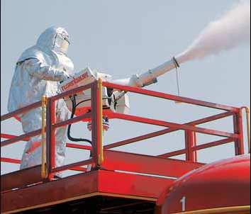 RM60E zdalne, elektronicznie sterowane działko wodno pianowe o wydajności do 7,000 l/min, ze szperaczem, moŝliwość awaryjnego sterowania ręcznego, mechanizm samoblokujący,
