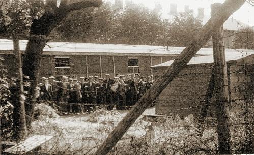 Limanowského okresu a zo samotnej Limanowej. Geto existovalo do 18. augusta 1942, keď boli jeho obyvatelia vyvezení do Nowého Sącza a odtiaľ do vyhladzovacieho tábora v Bełżci.