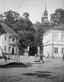 Čo sa týka majiteľov Limanowej, po smrti Ignacyho Dydyńského v roku 1780 bol majetok rozdelený medzi jeho synov Limanowú a Staru Wieś dostal mladší Antoni a ostatné dediny pripadli Józefovi.