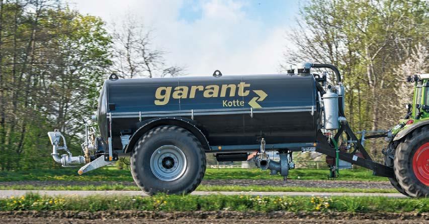 Połązenie elastyznośi i wydajnośi. Fendt 300 Vario Profi to niewielkih rozmiarów iąnik, który zwiększa elastyzność i wydajność odziennej pray.