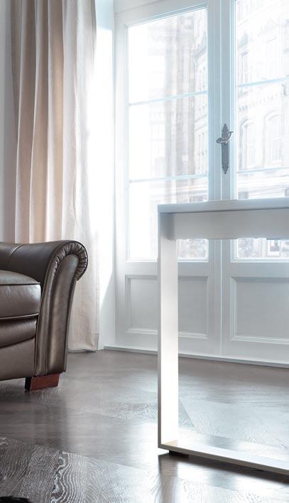 Dzięki temu zyskuje bardziej nowoczesny, klubowy charakter świetnie komponujący się nawet z modernistycznymi wnętrzami.