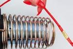 Złączki TTS zapewniają trwałe połączenie pojedynczych żył przewodów jednocześnie dobrze chronią miejsce połączenia przed uszkodzeniami mechanicznymi oraz wpływem czynników chemicznych.
