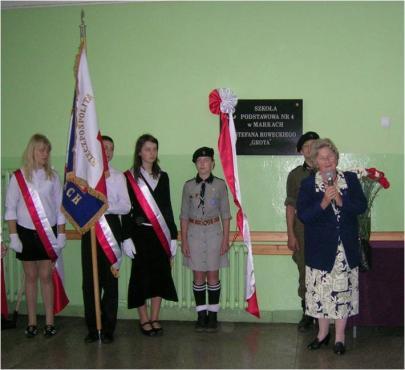 numer 30/211/205 z dnia 18 V 2005r. w sprawie nadania imienia Szkole Podstawowej nr 4 w Markach.