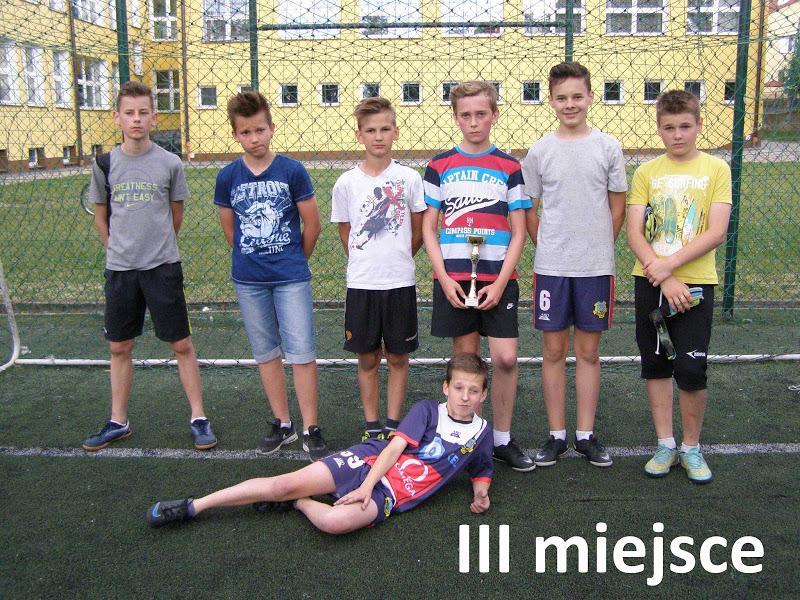 10 czerwca 2016 r. czniowie klas trzecich przeżyli niezapomnianą przygodę podróżując po malowniczej ziemi kieleckiej.
