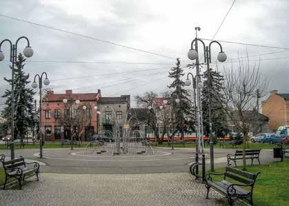 powierzchni gminy, rzeki i zbiorniki wodne stanowią dodatkowe atuty.