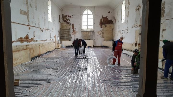 W tym samym czasie prowadzone są prace nad projektami instalacji elektrycznej,